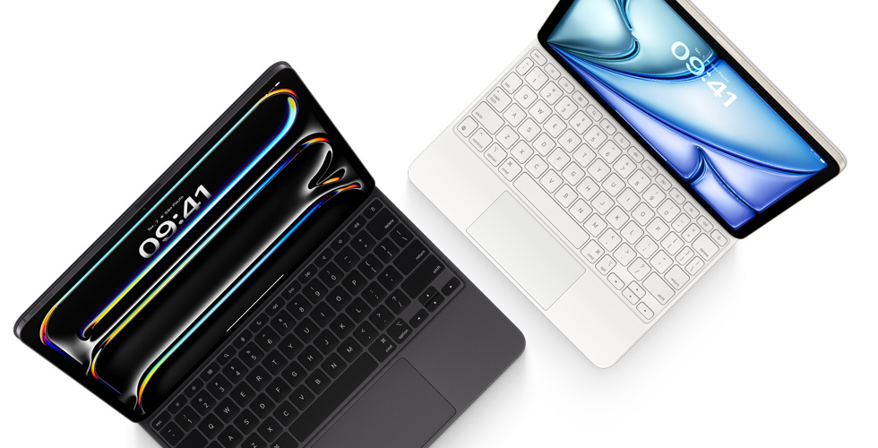 Imagem de cima do iPad Pro fixado em um Magic Keyboard preto para iPad Pro e do iPad Air fixado em um Magic Keyboard branco.