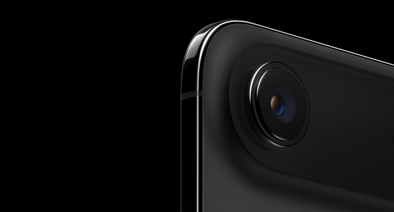 iPhone Air, face arrière, coloris noir sidéral, angles supérieurs arrondis, système caméra Fusion à objectif unique